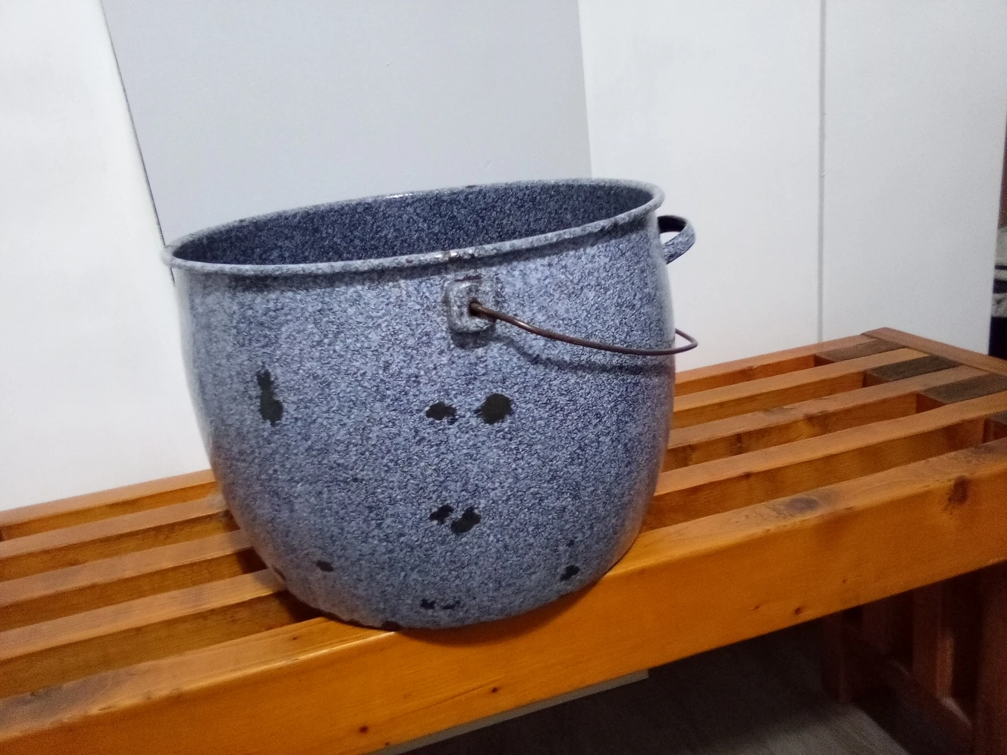 Vintage Speckled Grey/Blue Enamel Pot with Wire Handle