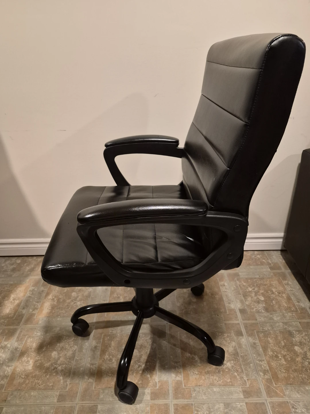 Black Office Chair - photo 3