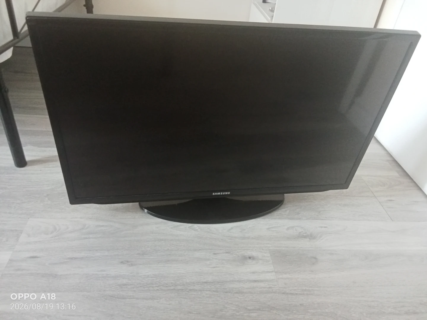 Samsung 32" UN32H5203AFXZC Television