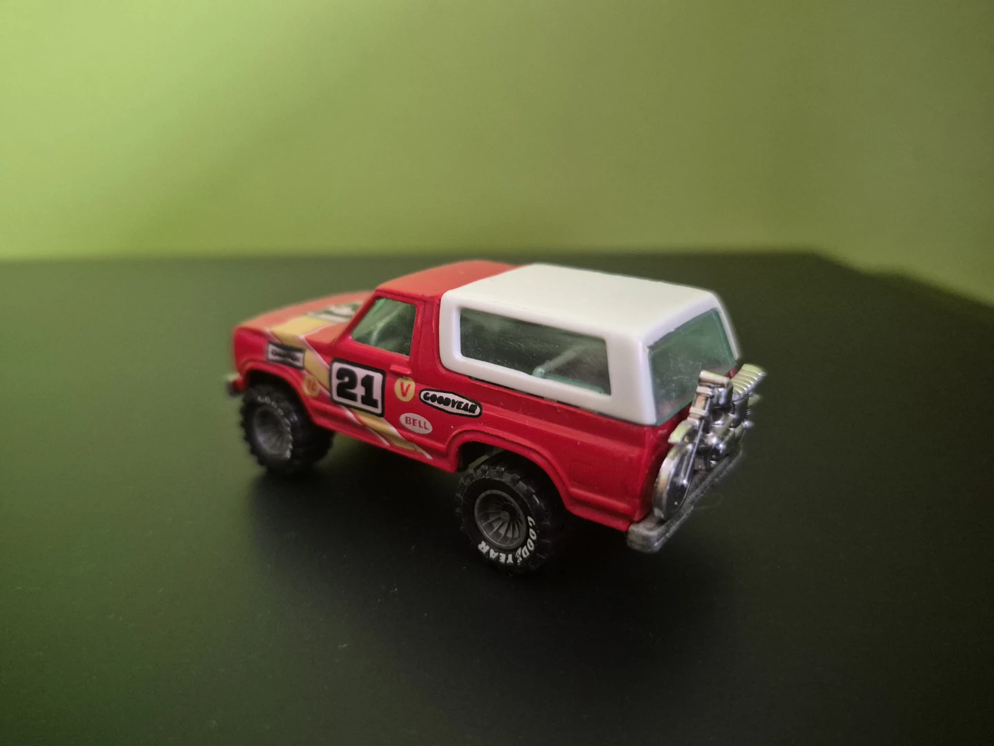 Hot Wheels Ford Bronco Toy Car - photo 2