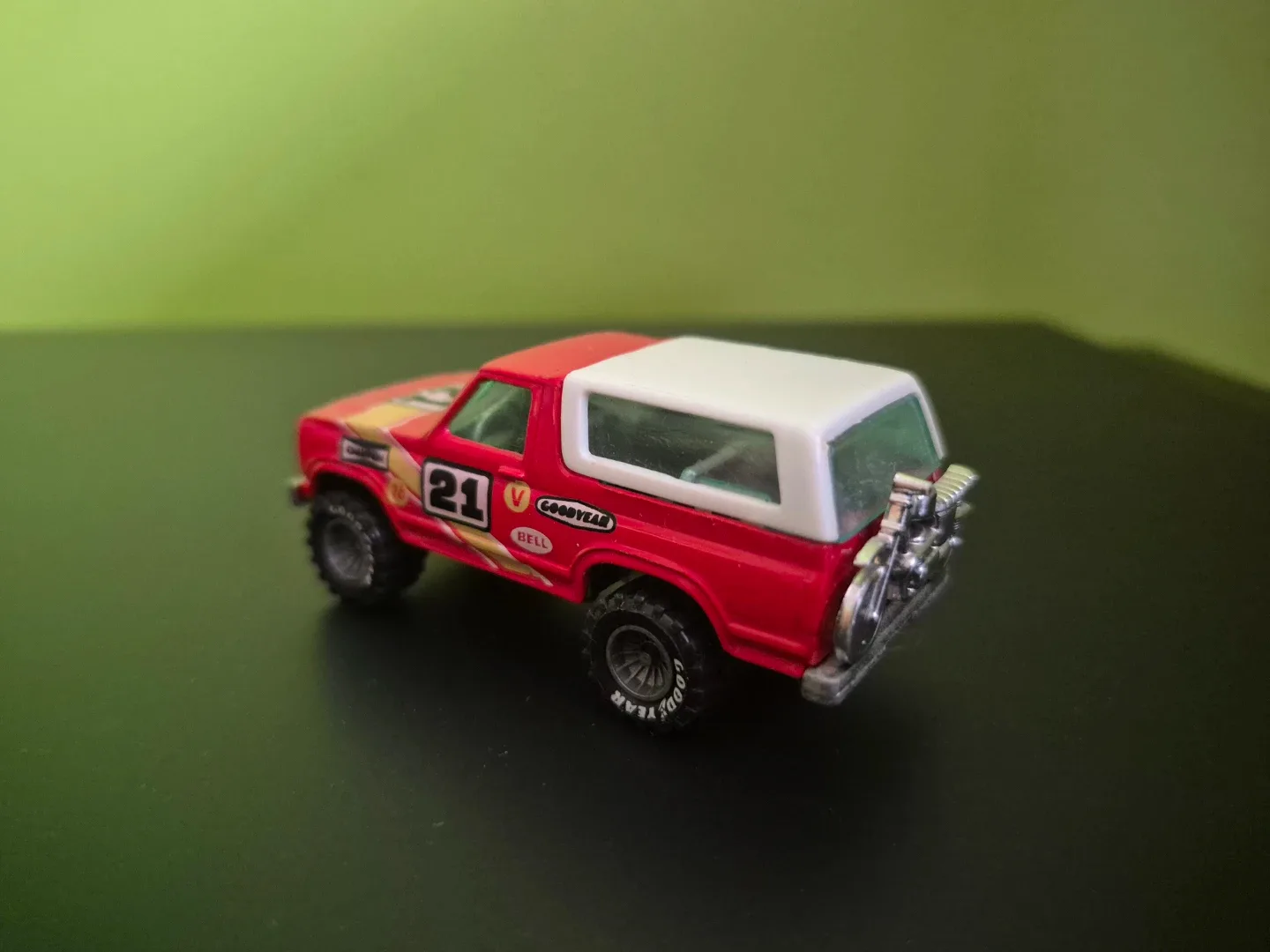 Hot Wheels Ford Bronco Toy Car - photo 2