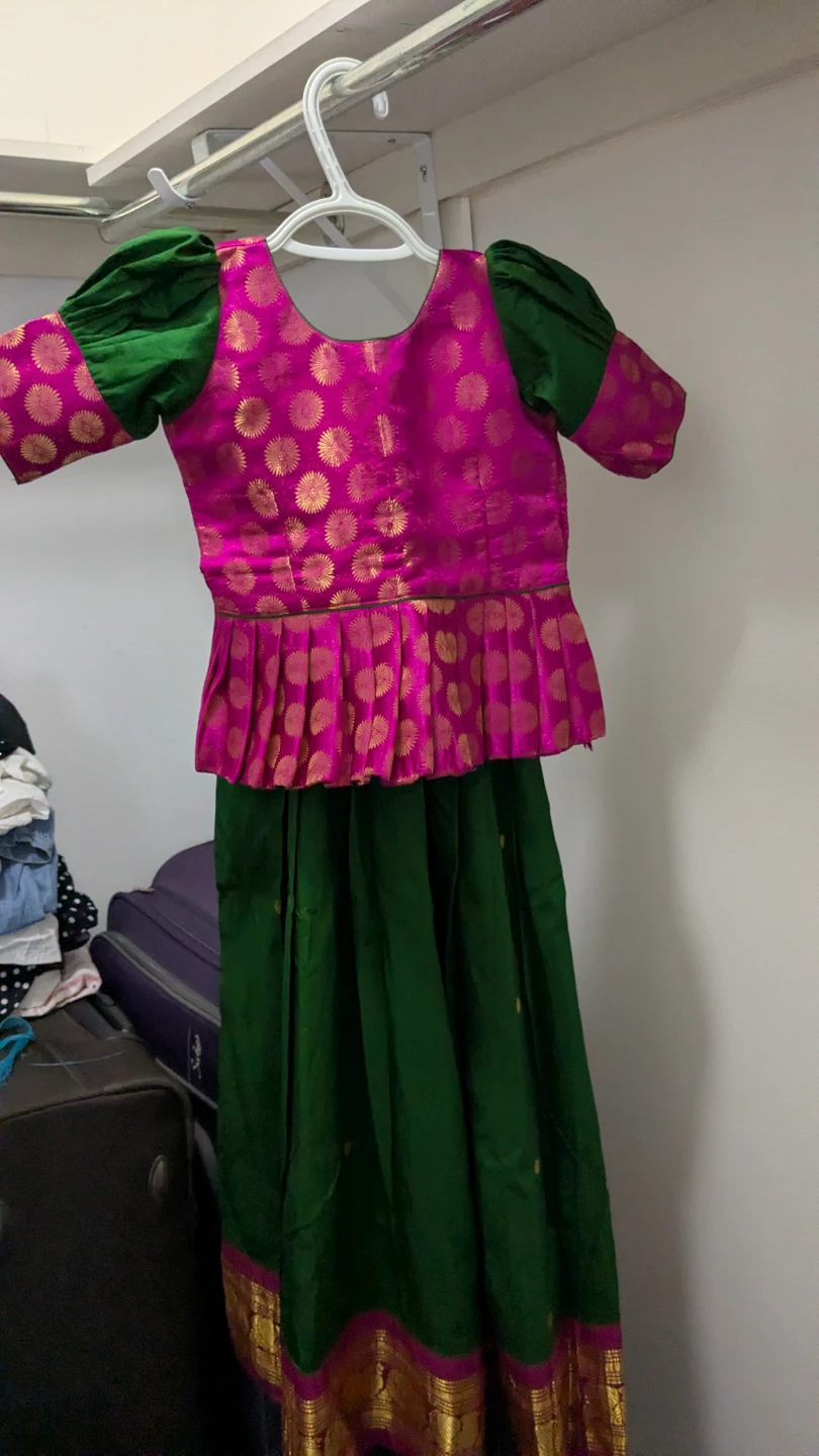 Kids Lehenga Choli Set/pattu langa