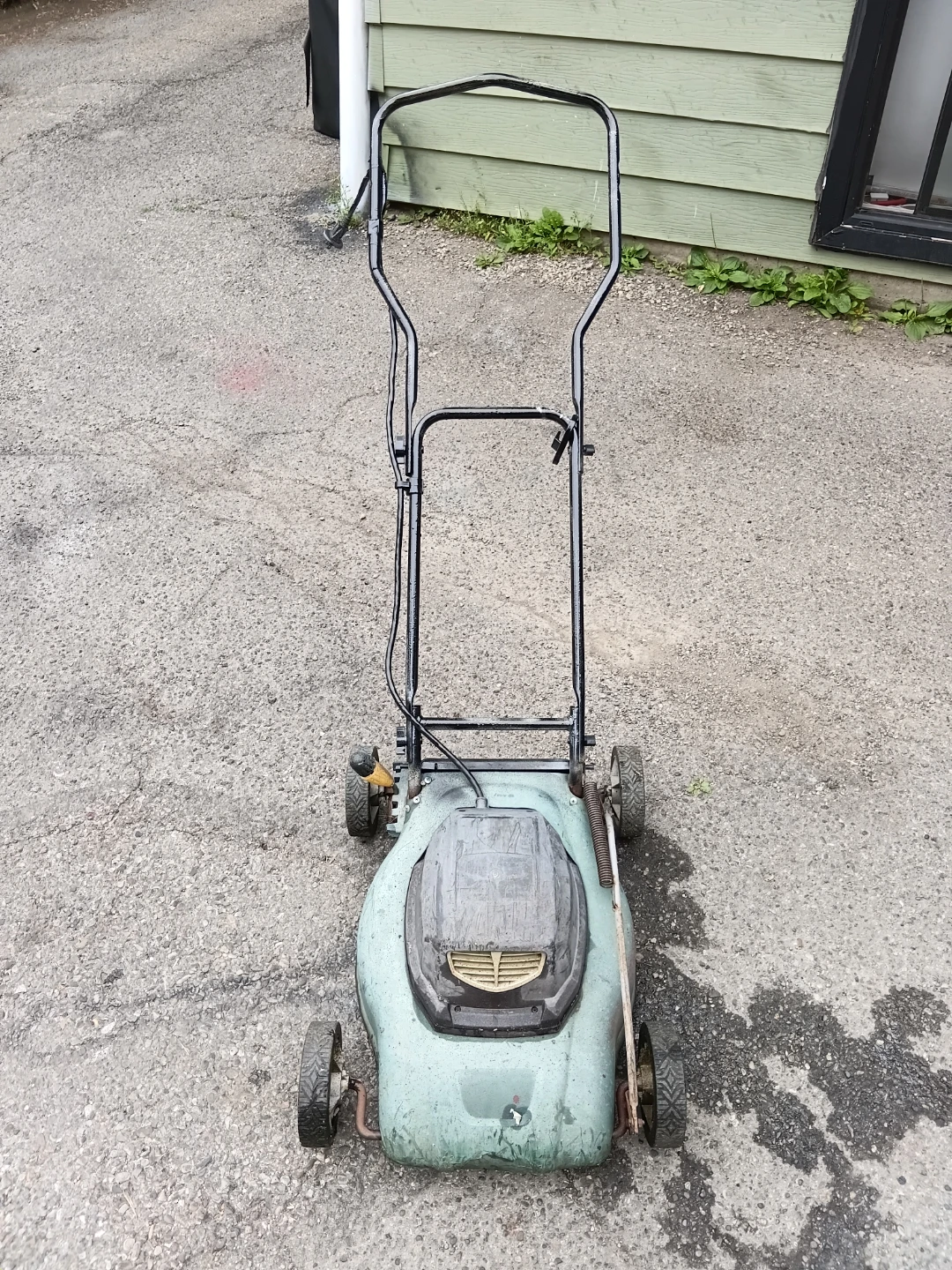 Black & Decker 14" Compact Electric Lawn Mower - photo 2