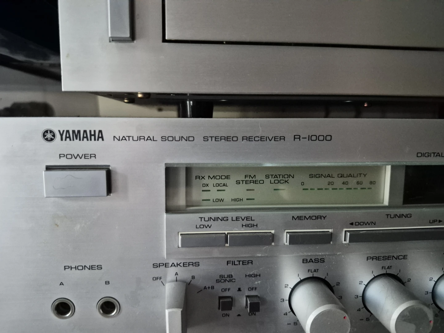 Yamaha Natural Sound Stereo Receiver R-1000 - photo 2