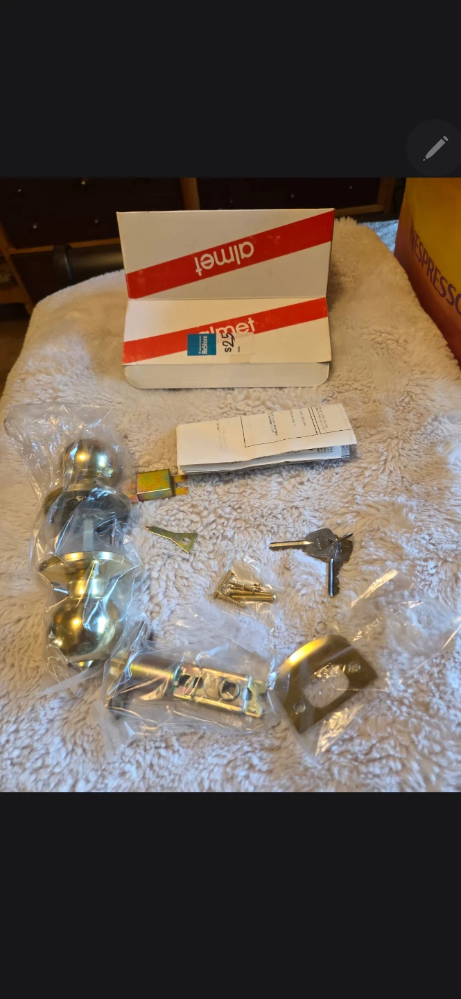 Aimét Brass Door Knob Set with Keys