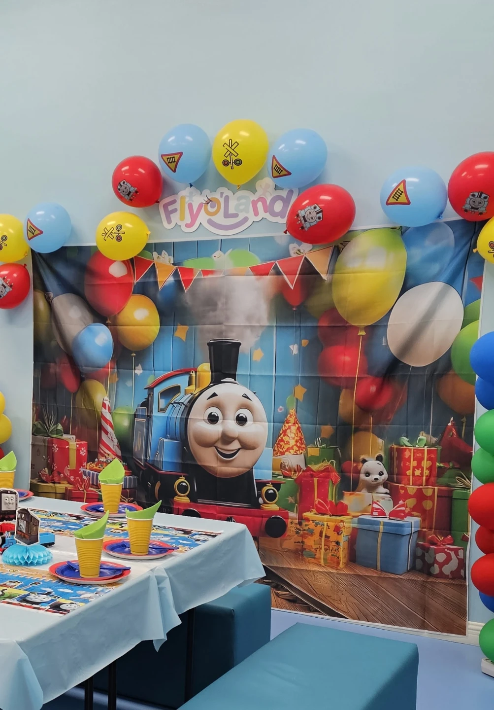 Thomas the Train Party Decor - photo 4