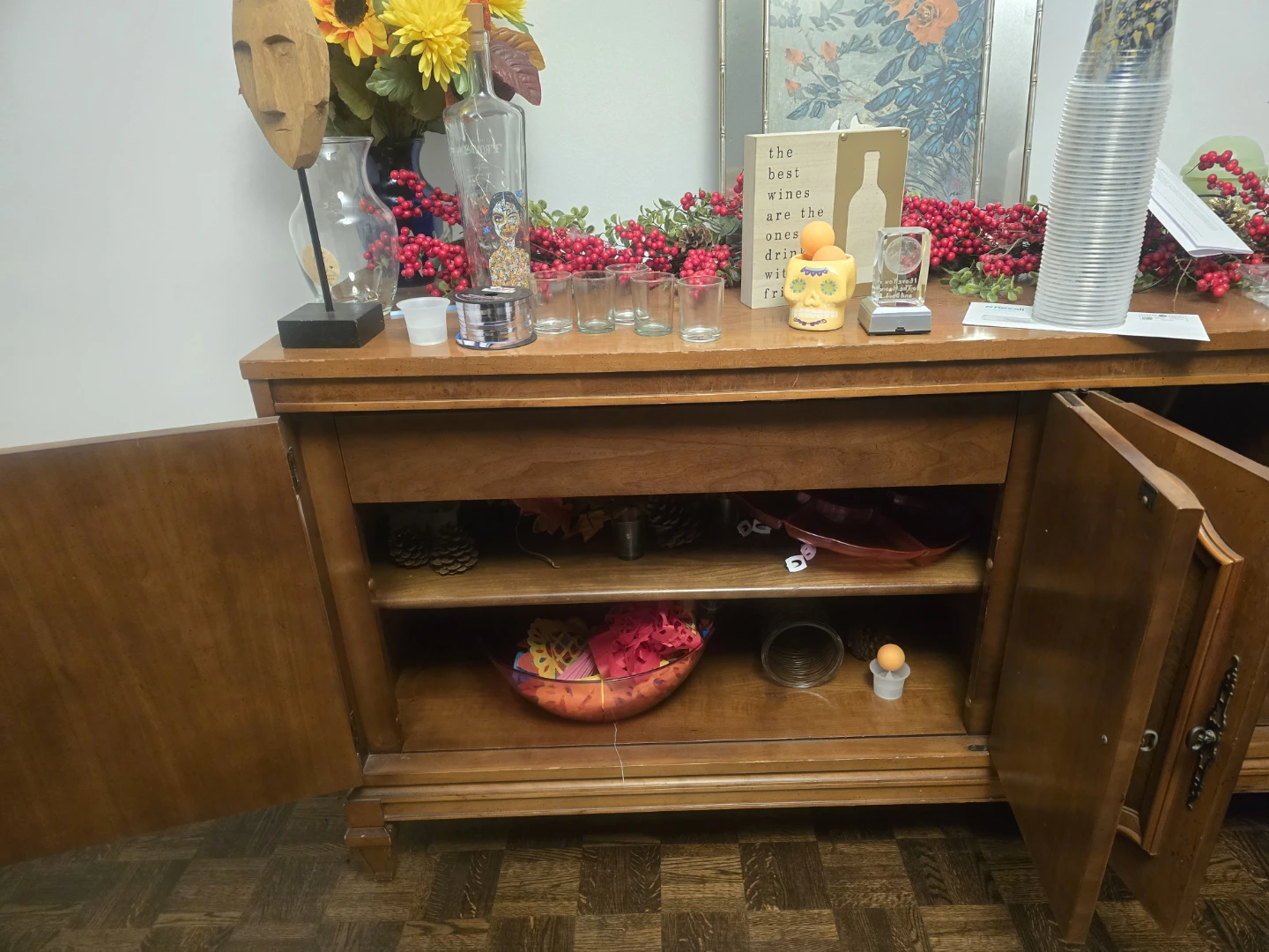 Large Wooden Sideboard / Buffet Cabinet – Great Storage - photo 5