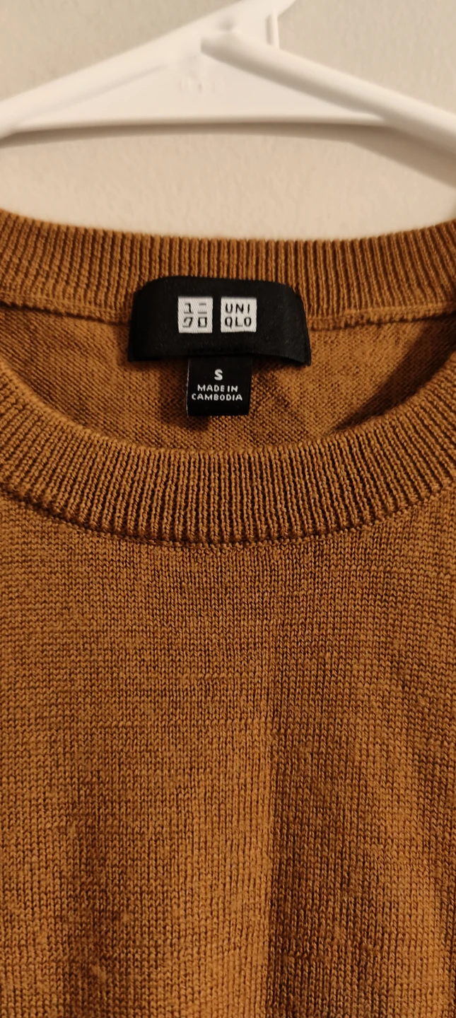 Uniqlo Crew Neck Sweater - photo 2