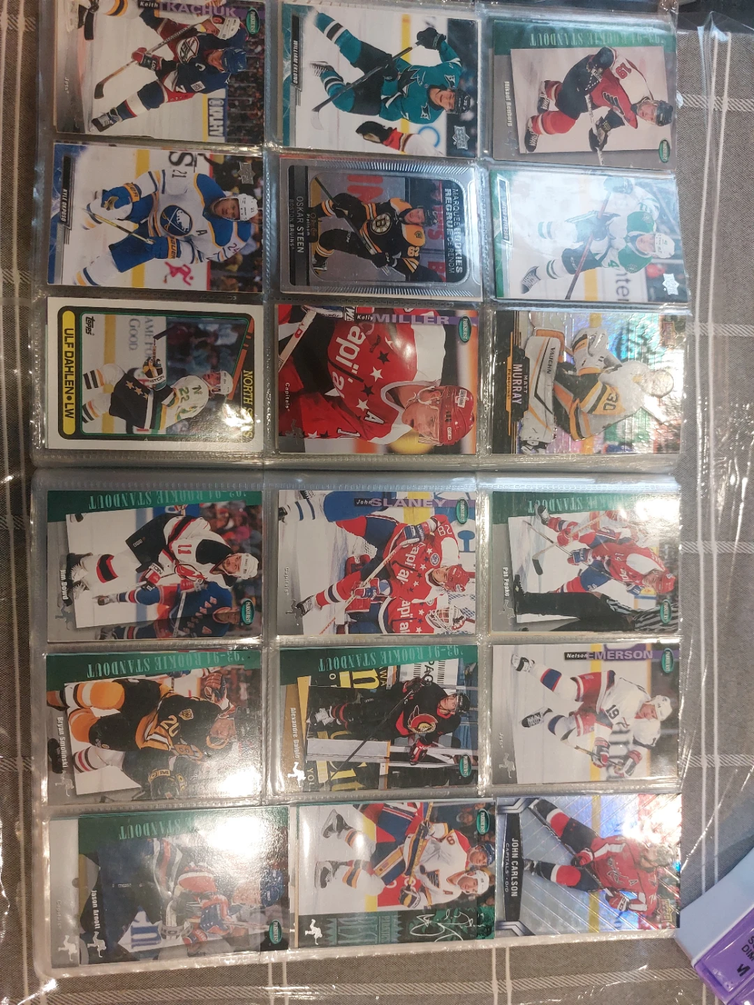 Collection of assorted hockey trading cards - photo 5