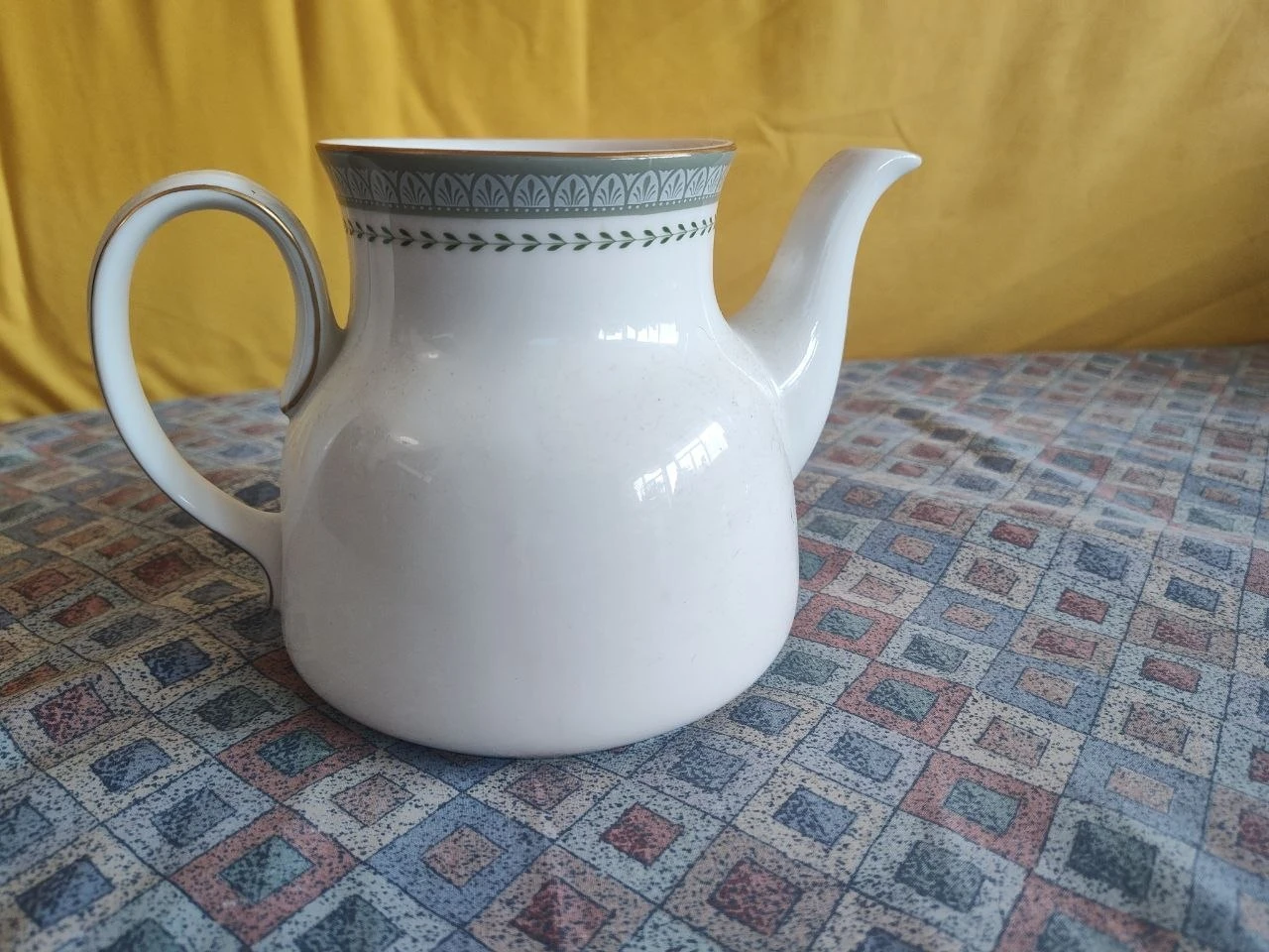 Vintage Royal Doulton Berkshire TC 1021 Fine China Teapot