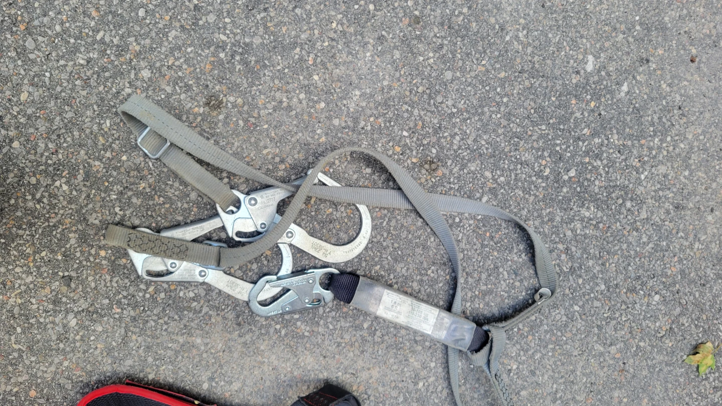 Full body fall arrrst safety harness and lanyards - photo 4