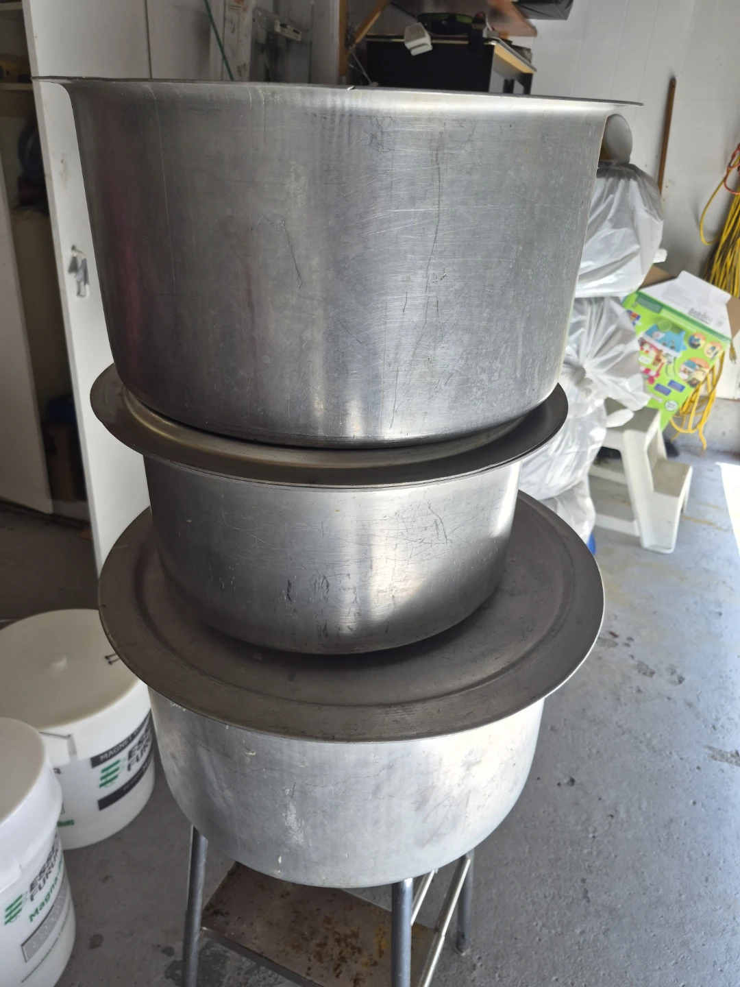 Set of 3 Large Aluminum Stock Pots - photo 3