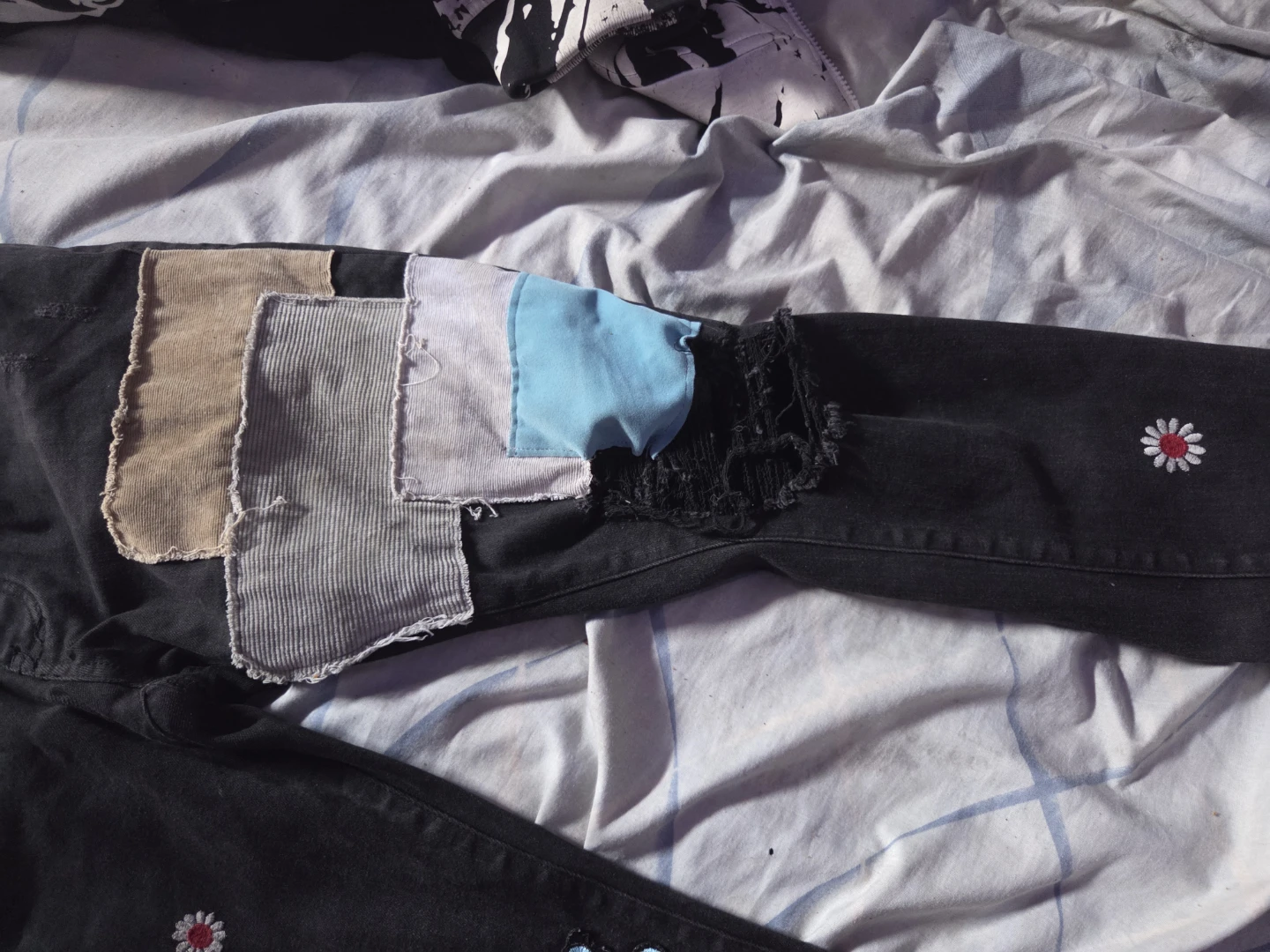 AMIRI Black Patchwork Jeans - Size 30 - photo 4
