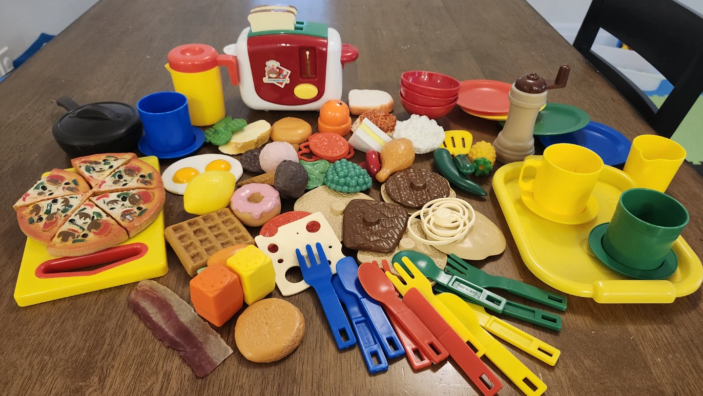 Play food and kitchen set