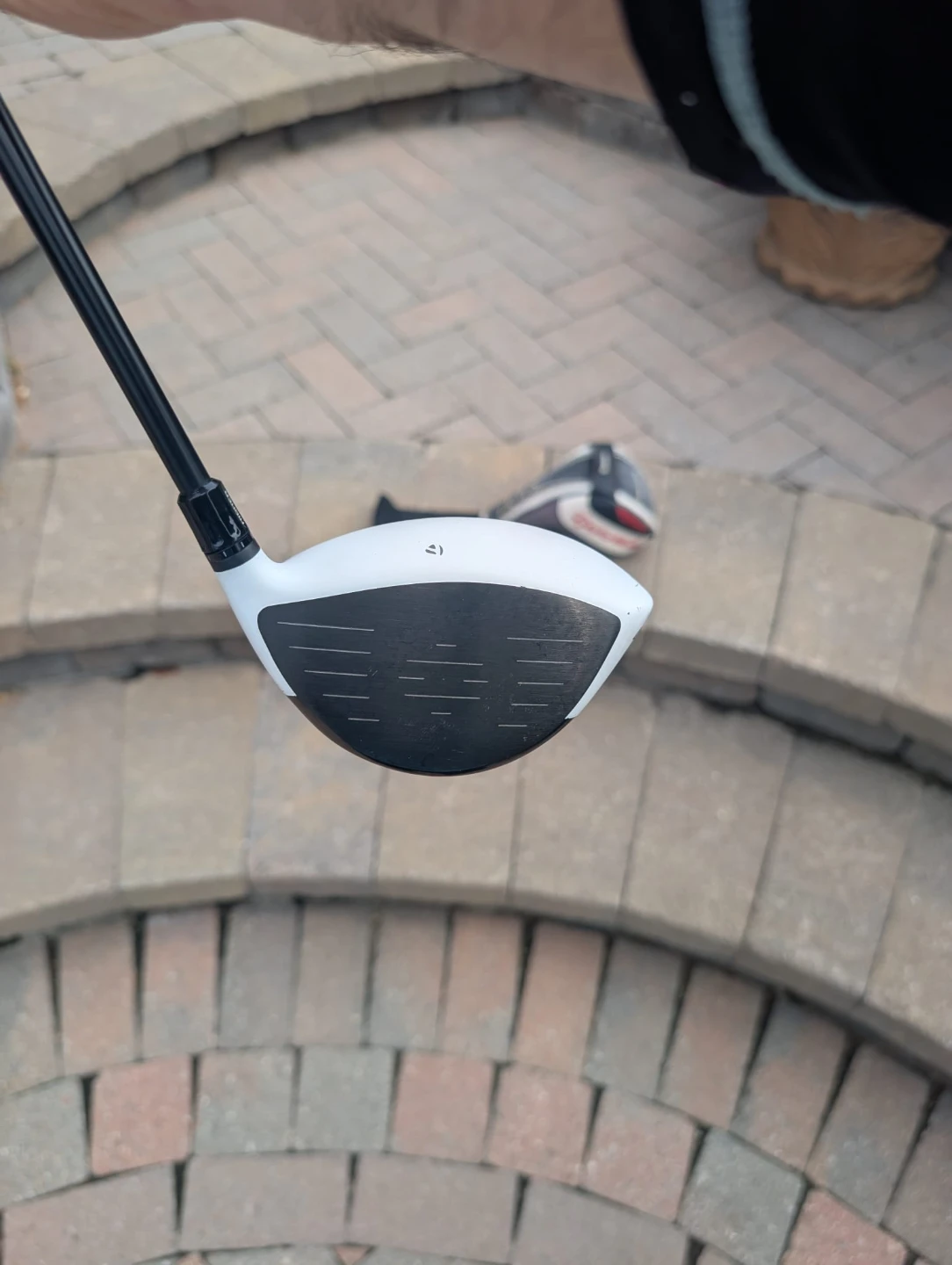 Men's TaylorMade Golf R11 Driver Fujikura Shaft - Left hand - photo 3
