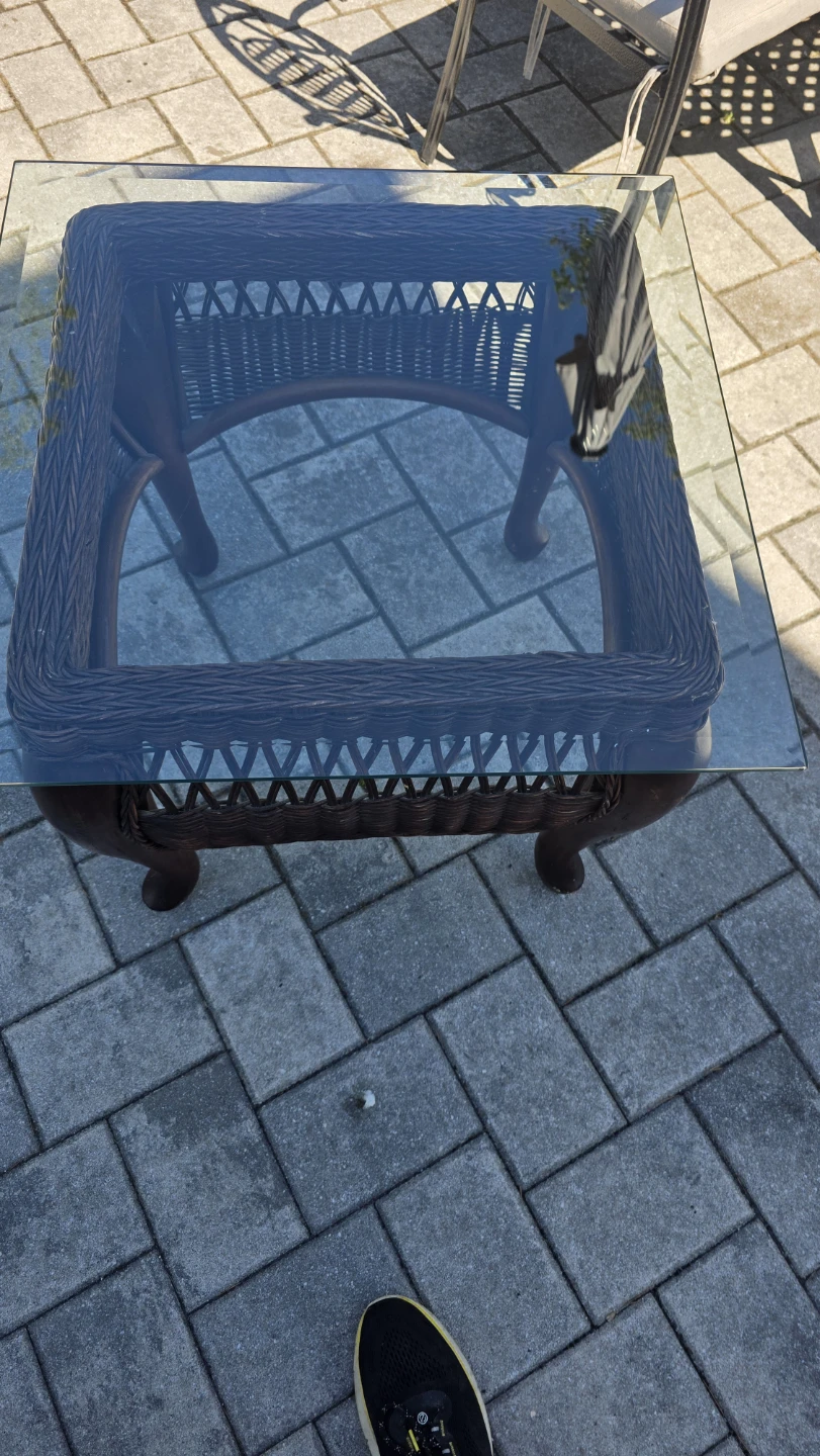 Wicker End Table with Glass Top - photo 4