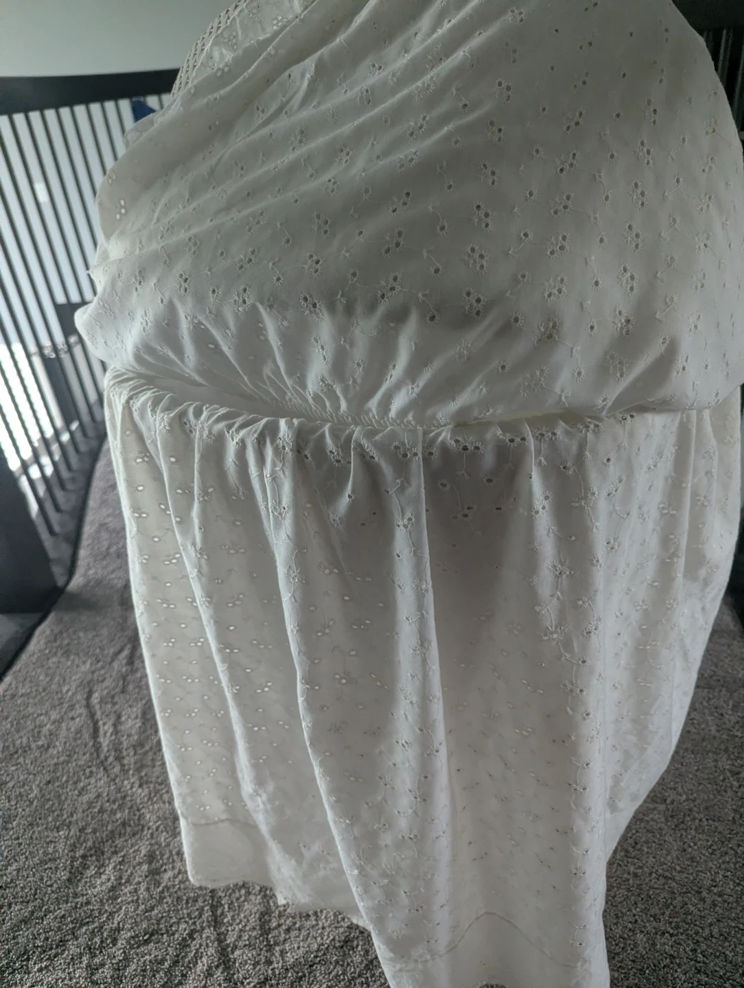 White Eyelet Moses Basket - photo 2