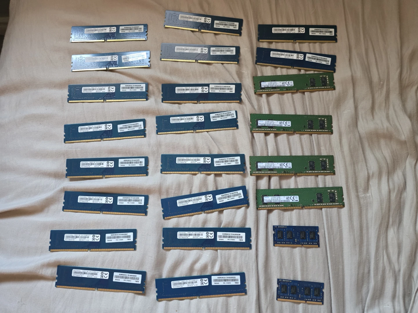 (READ DESC) 4GB DDR4 2666 RAM Lot