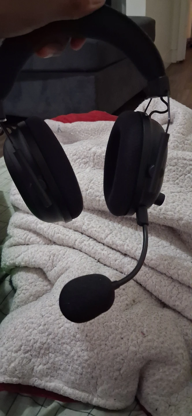 Razer BlackShark V2 Pro Wireless Gaming Headset - photo 5