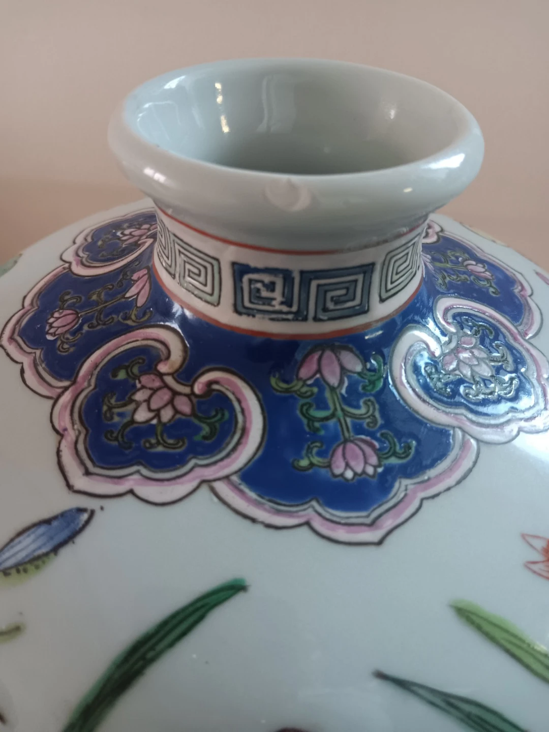 Vintage Chinese Famille Rose Porcelain Baluster Vase - photo 5