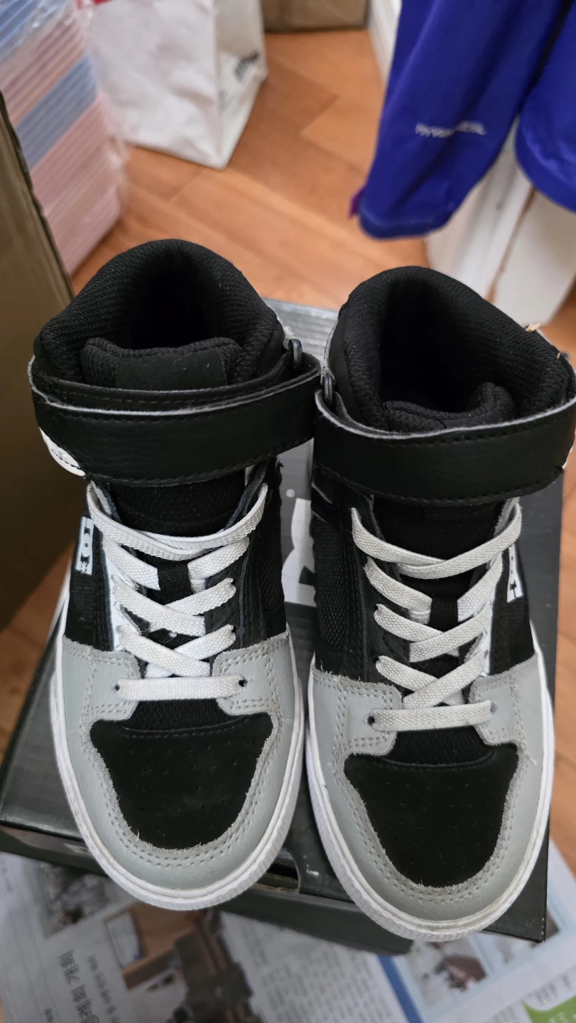 DC Shoes High-Top Sneakers - photo 3