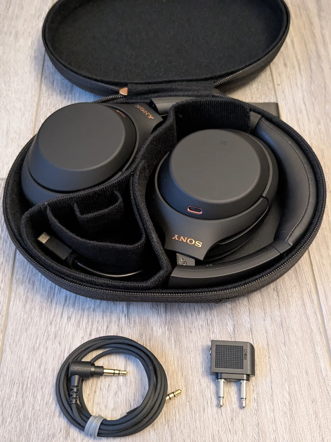 NEW! -- Sony WH-1000XM4 Wireless Noise Cancelling Headphones - photo 5