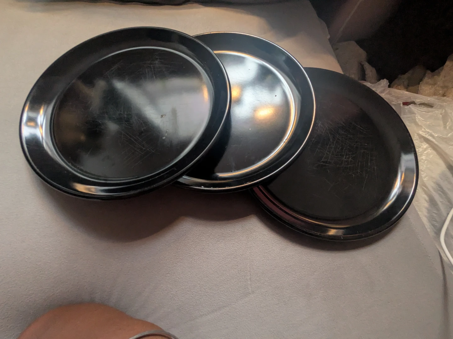 Tupperware Black Plates (Set of 3) - photo 3