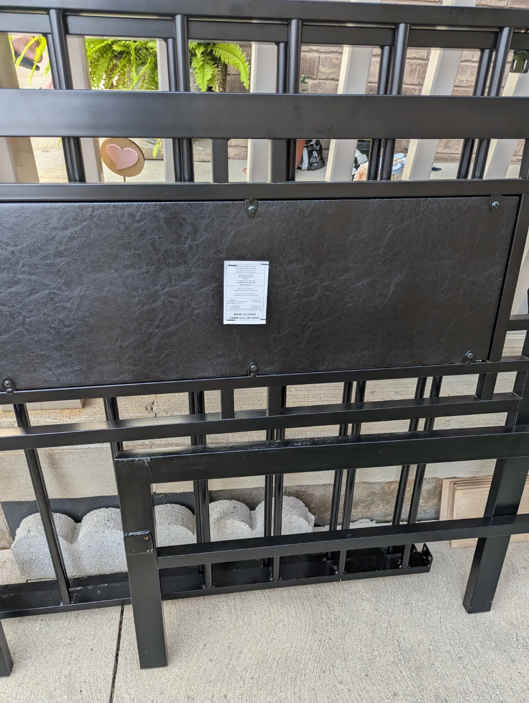 Single bed frame in mint condition. Free