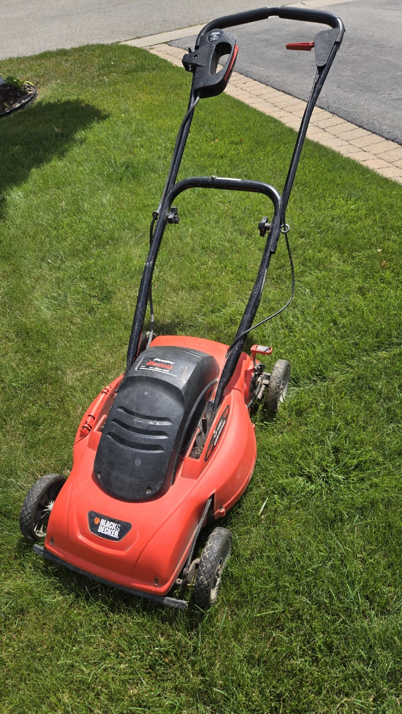 B&D Lawn Hog Electric Mulching Mower