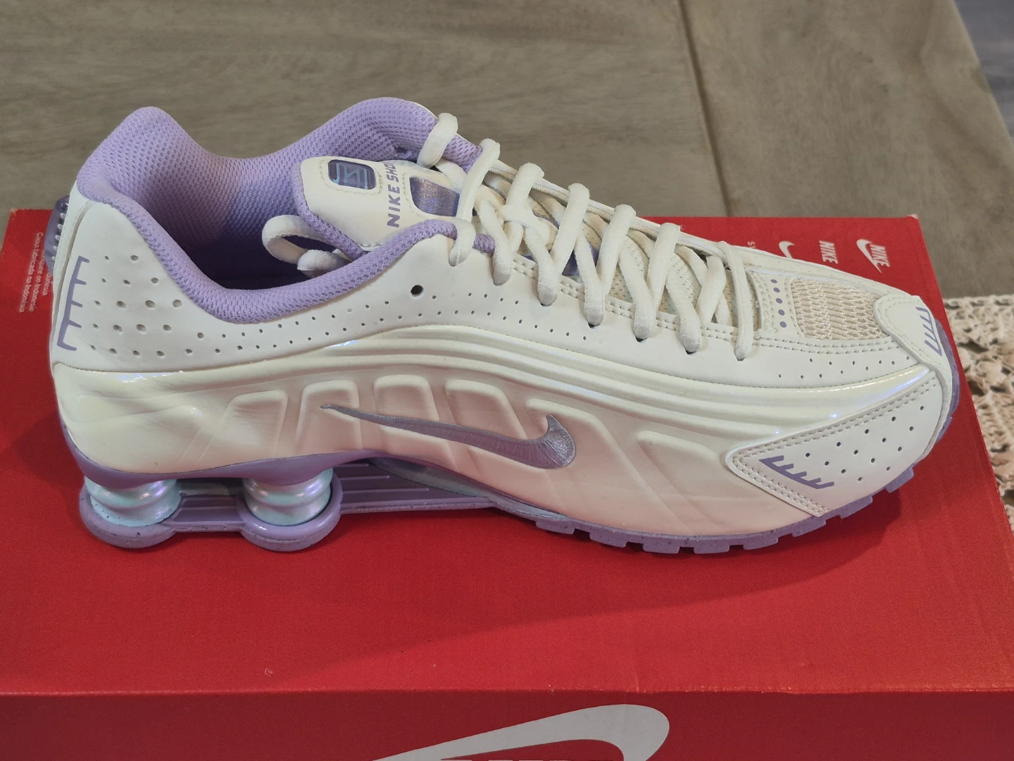 Nike Shox Sneakers 6.5Y or 7.5 women - photo 3