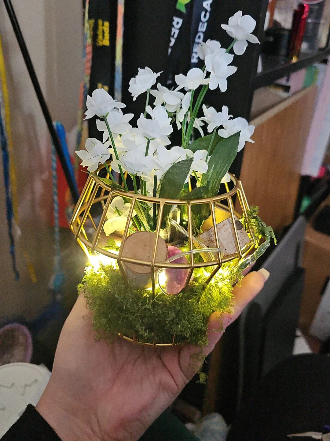Pyramid,candle holders,moss,rope