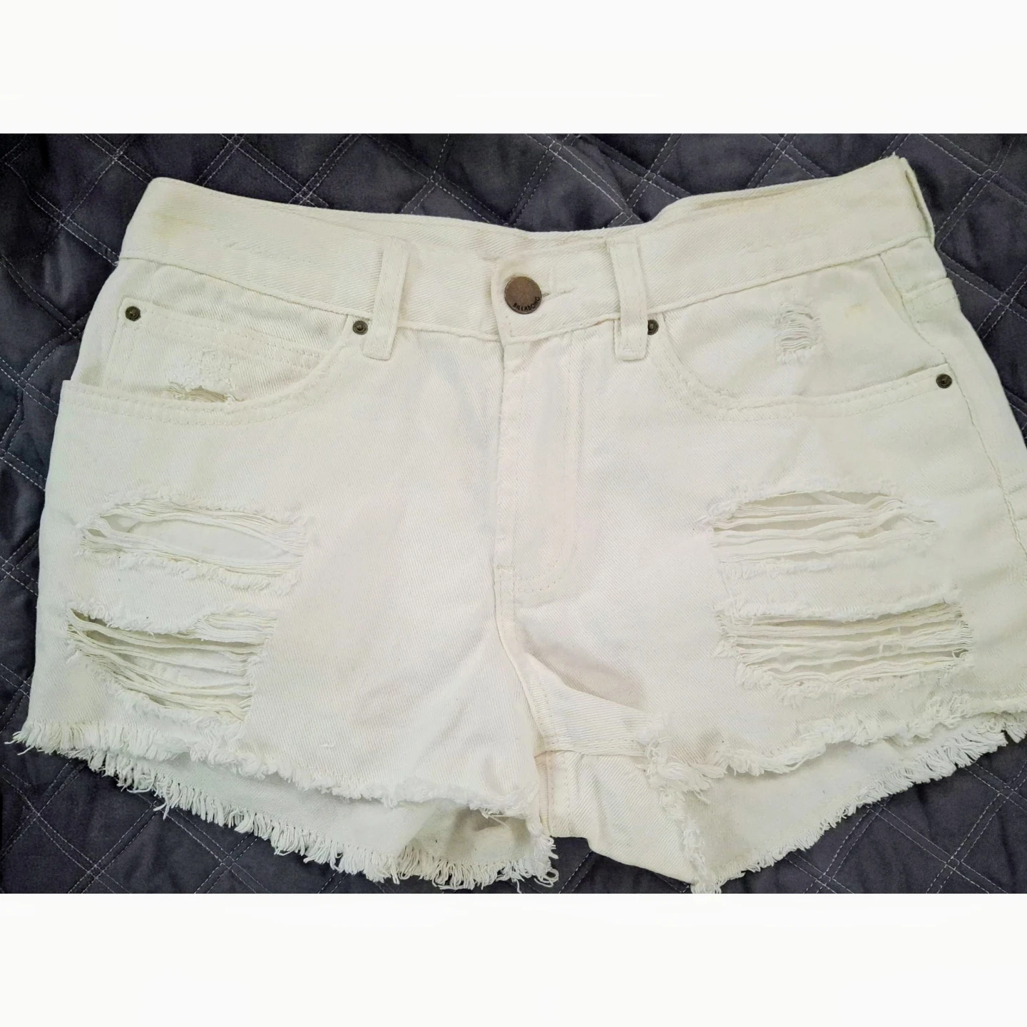 Billabong White Distressed Denim Cut-Off Shorts (Size 27 / US 4)