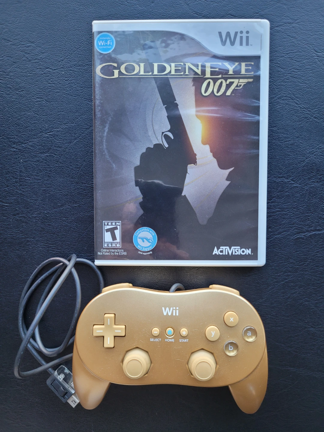 Wii GoldenEye 007 Game with Gold Controller