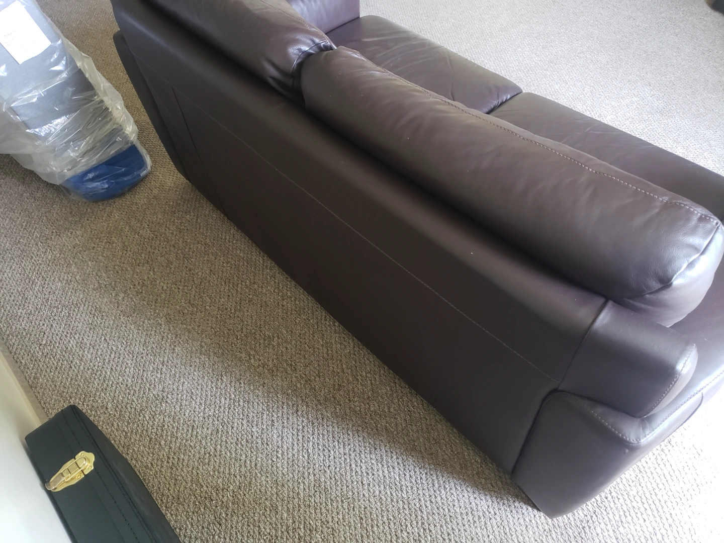 Real Leather 2 Seater Couch - photo 4