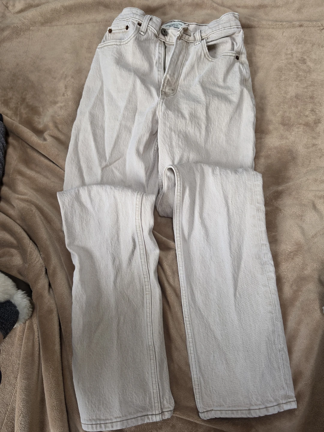 Abercrombie & Fitch The '90s Straight Ultra High Rise Jeans