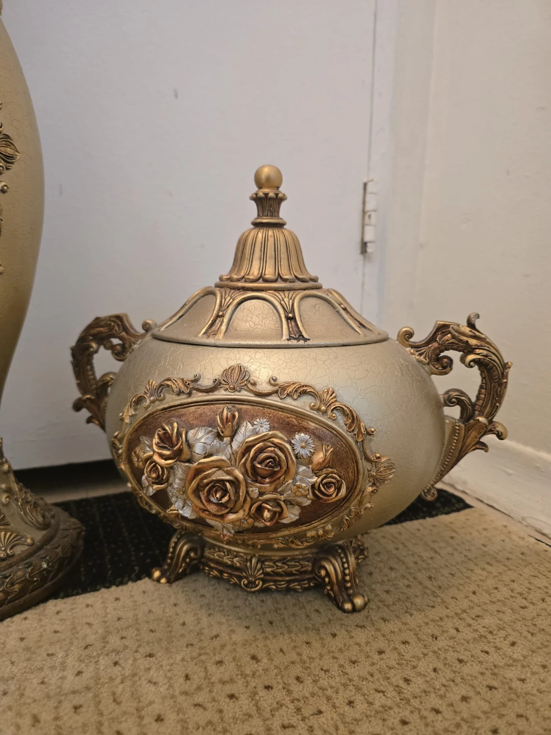 $90 Ornate Decorative Vase with Rose Embellishments - photo 4