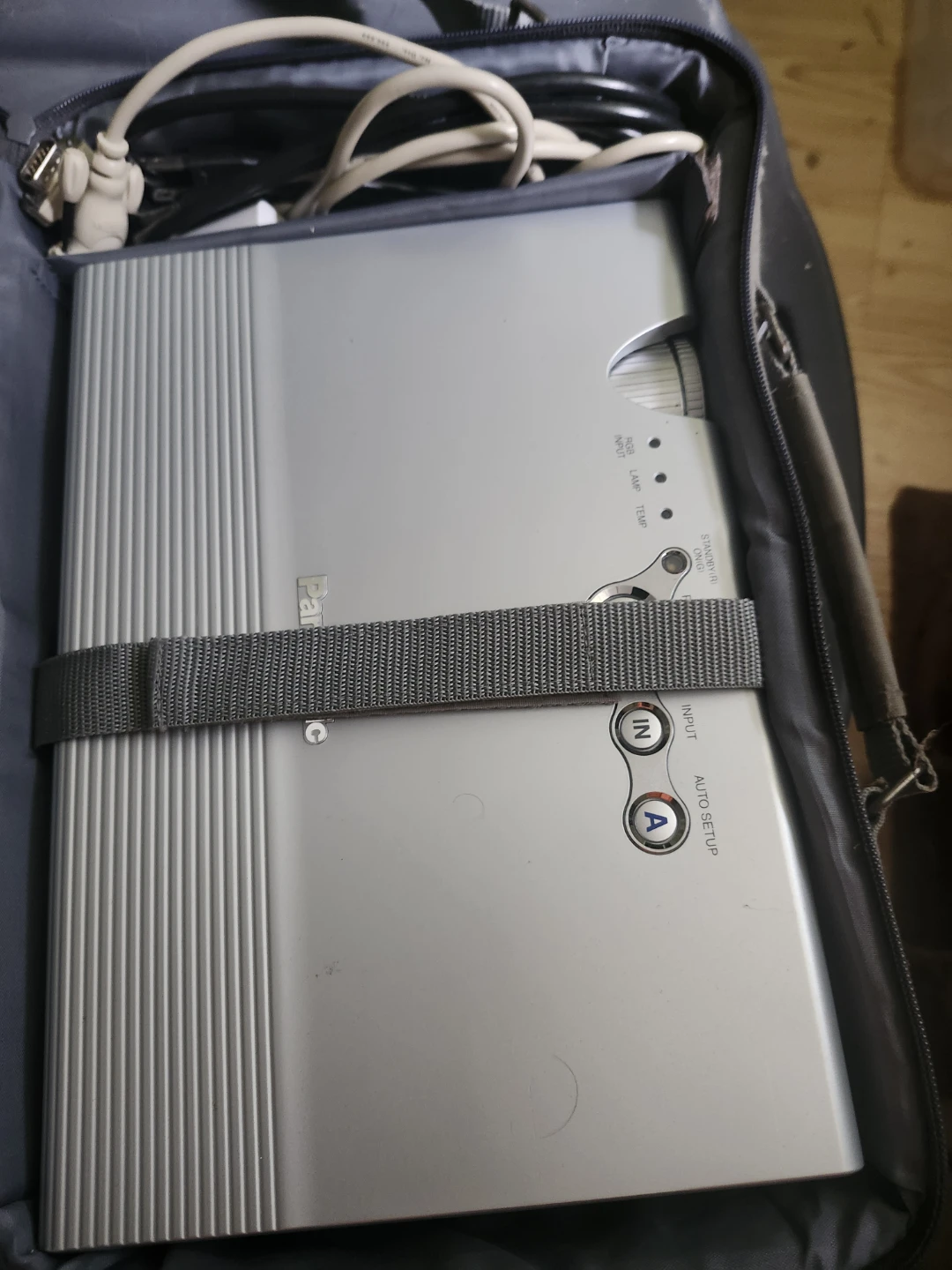 Panasonic Projector with Case and Cables - photo 2