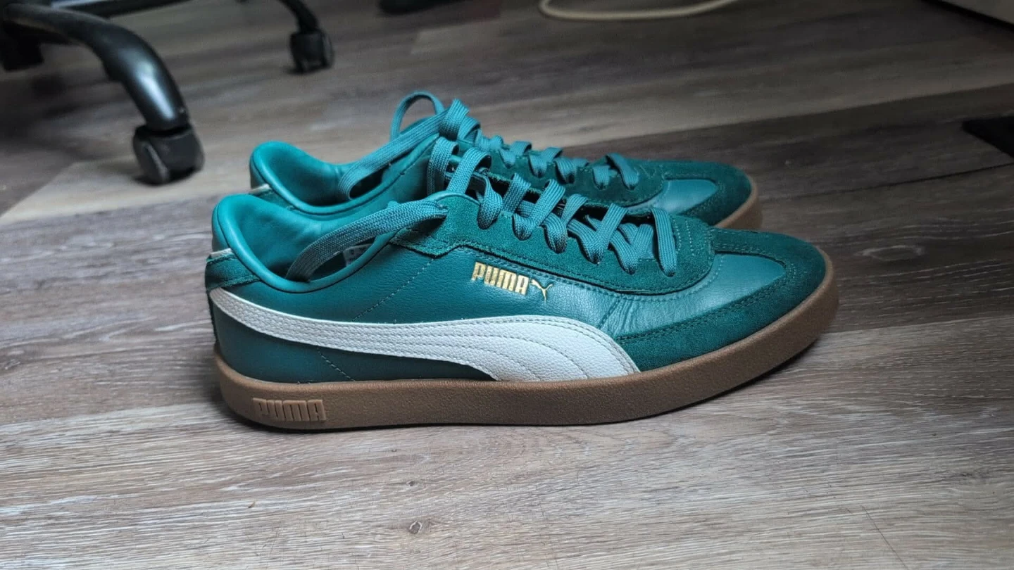 Puma shoe's