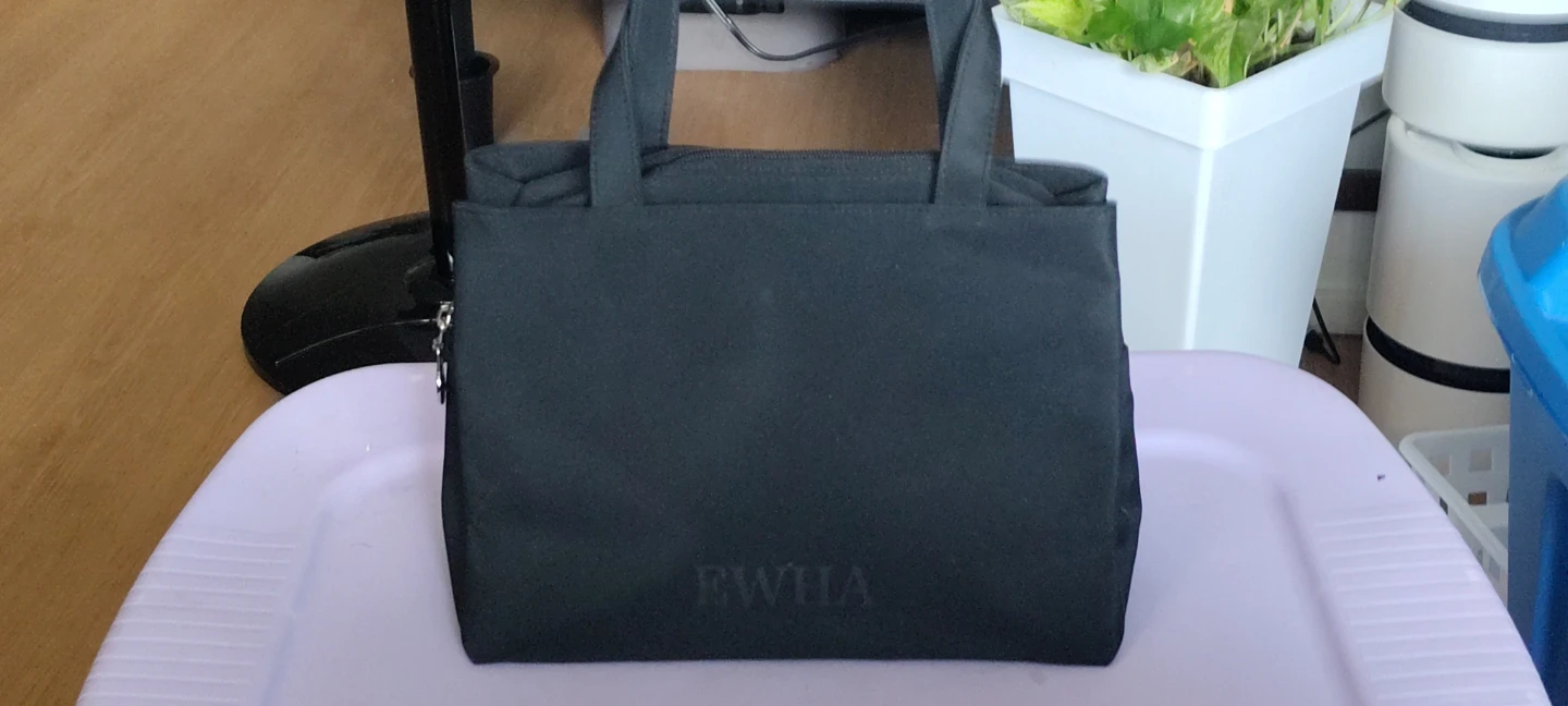 Black tote bag