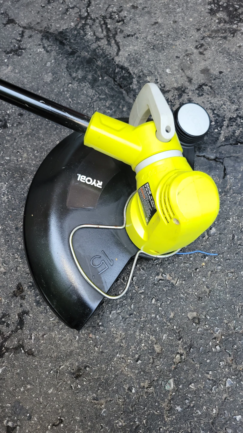 Ryobi String Trimmer 15" like new - photo 2