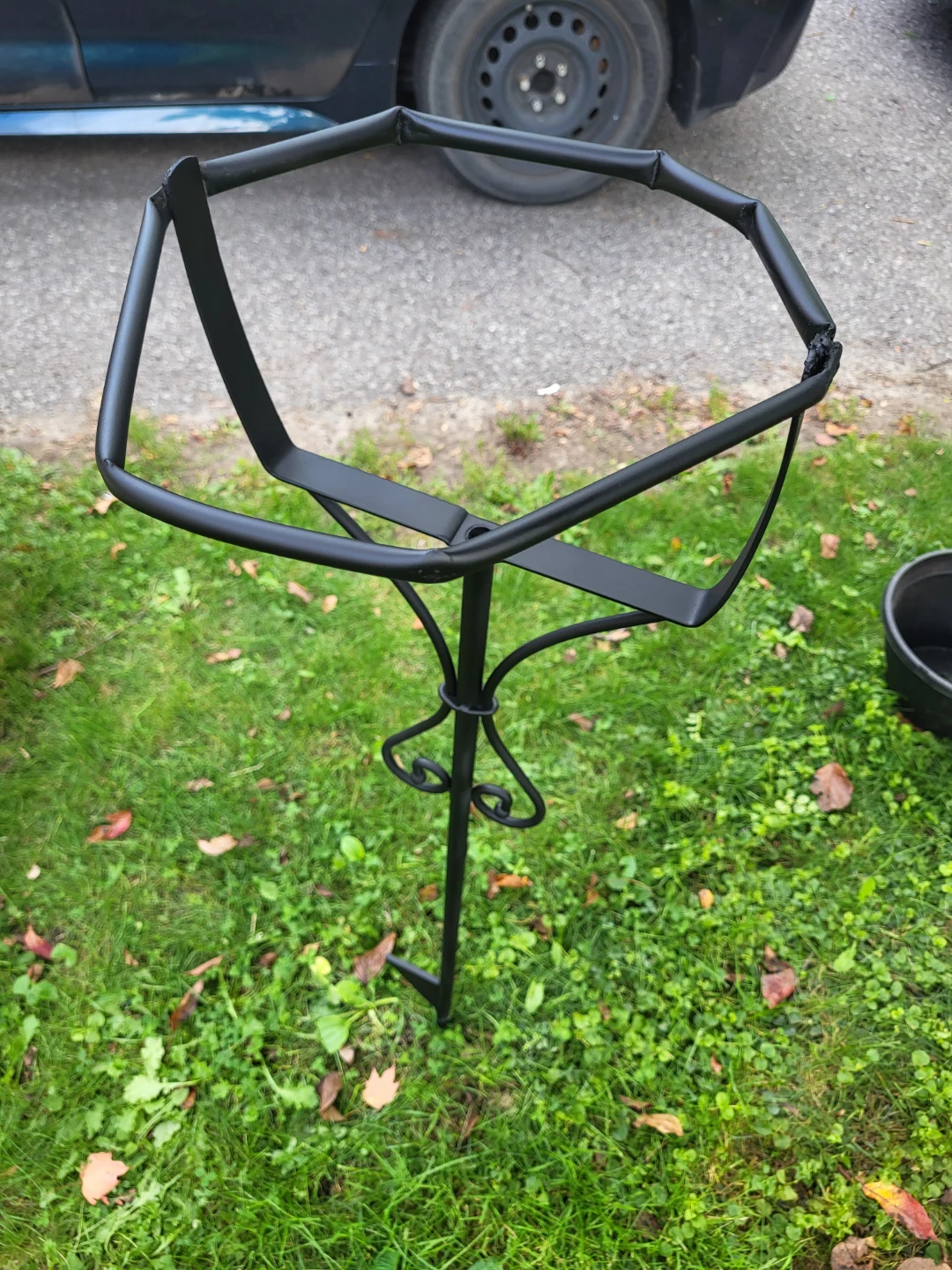 Black Metal Garden Planter Stand - photo 3