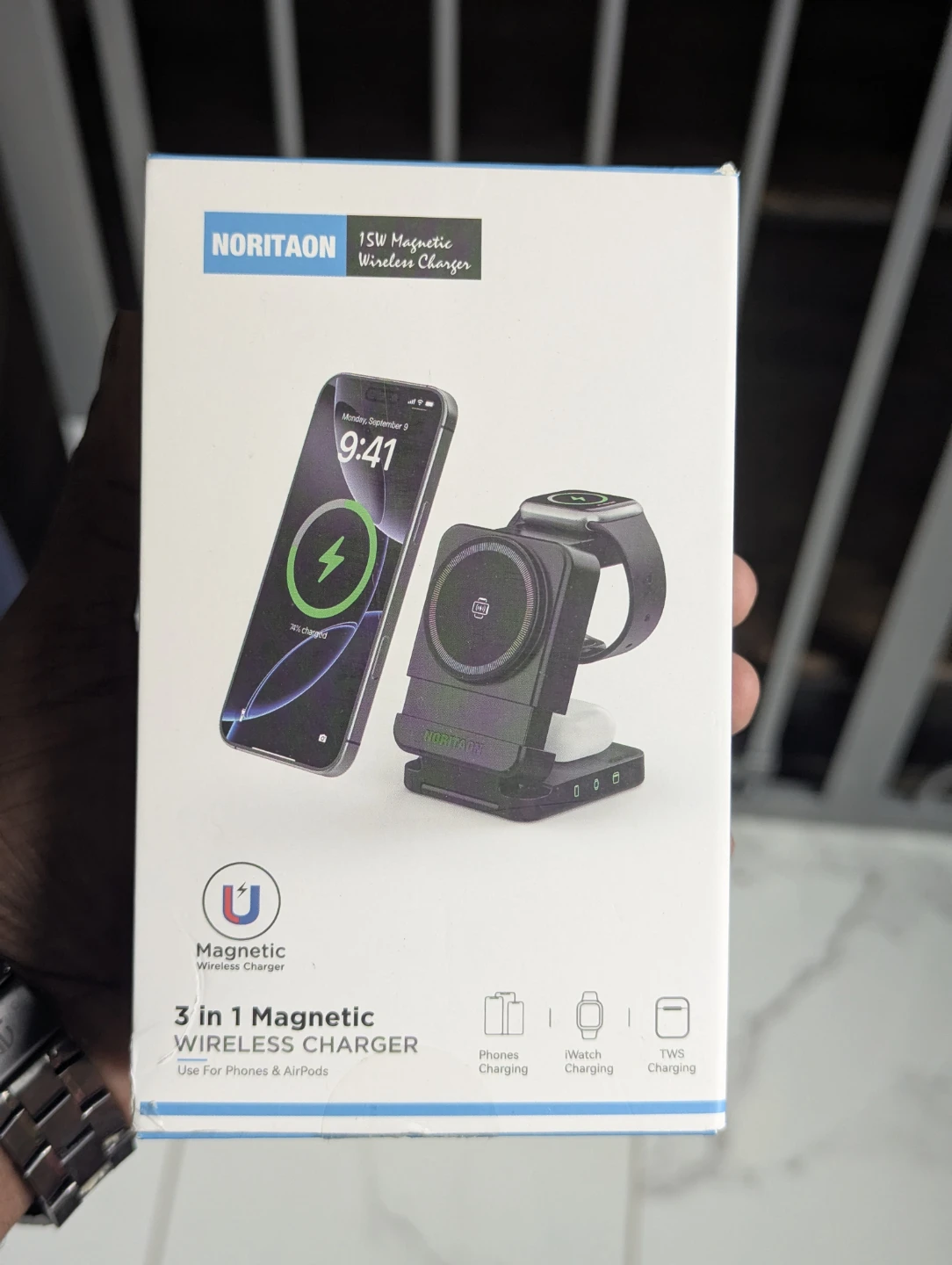Fast magnetic wireless charging station 3 in 1