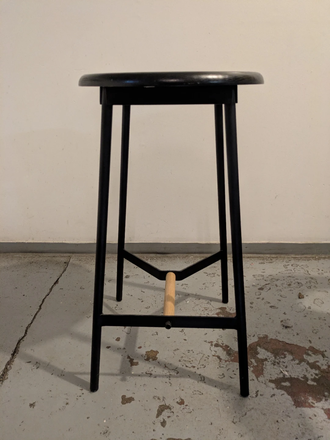 Black Stool - photo 2
