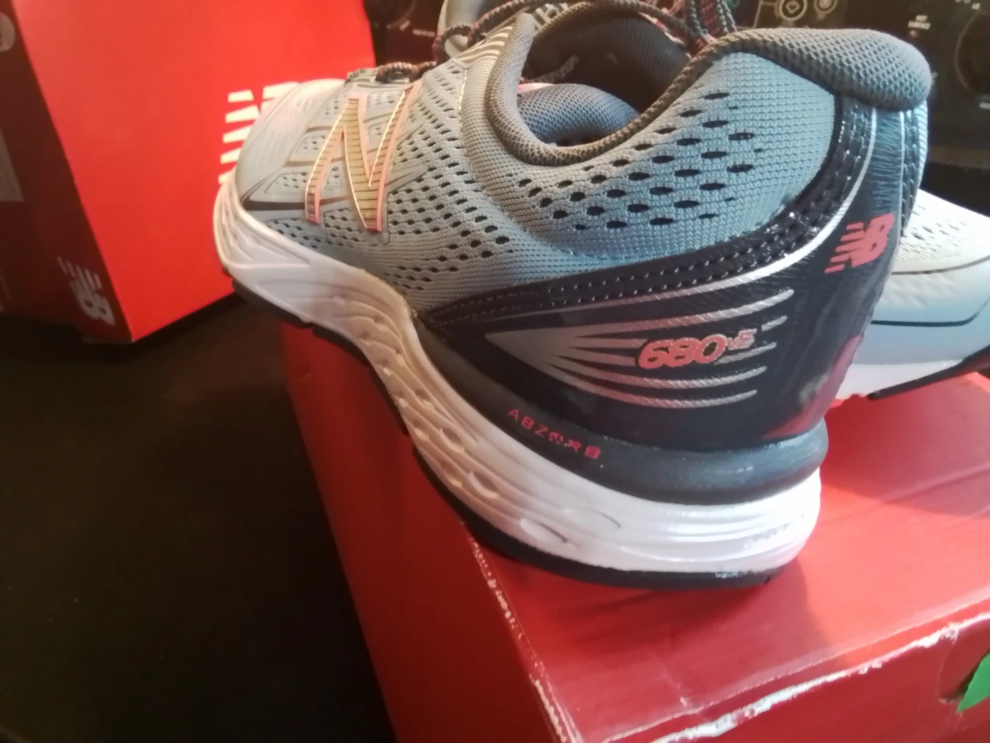 New Balance 680v5 Running Shoes Size 11 - photo 5