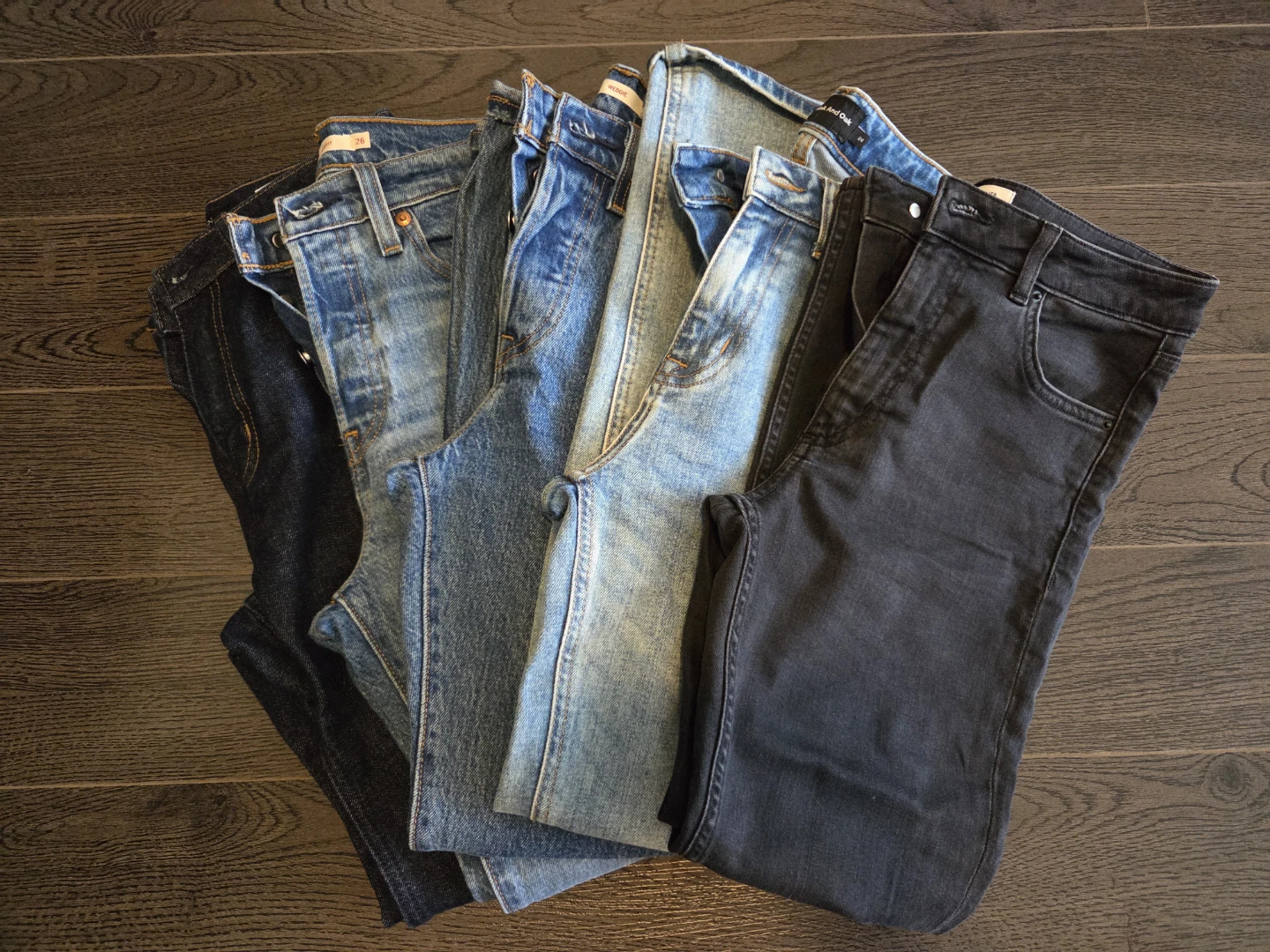 Bundle of 5 Women's Jeans (size 24 to 26)