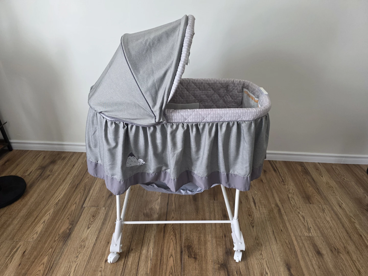 Grey Bassinet with Canopy and Stars - photo 2