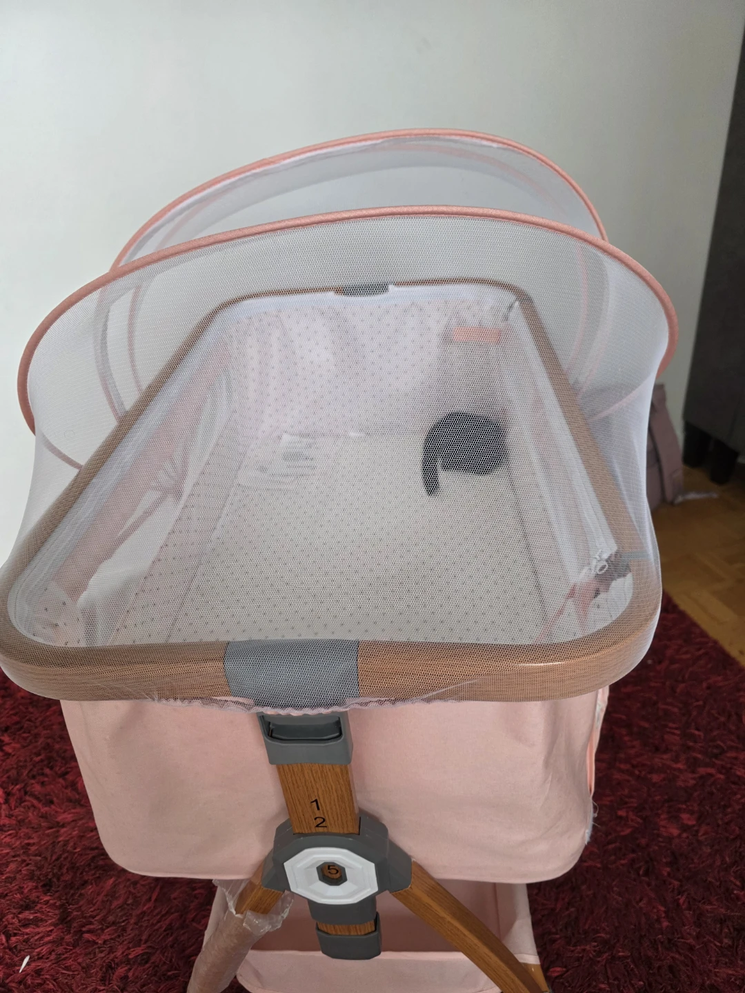 Pink Bassinet with Mosquito Net - photo 2
