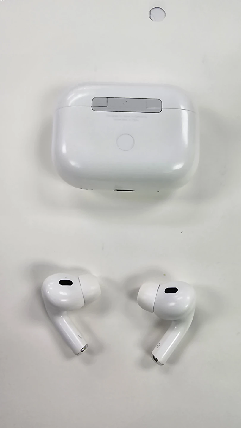 Apple AirPods Pro (2nd Gen) with Charging Case - photo 3