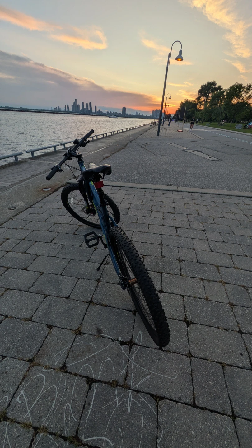 Raleigh Tracker Dual-Suspension Mountain Bike