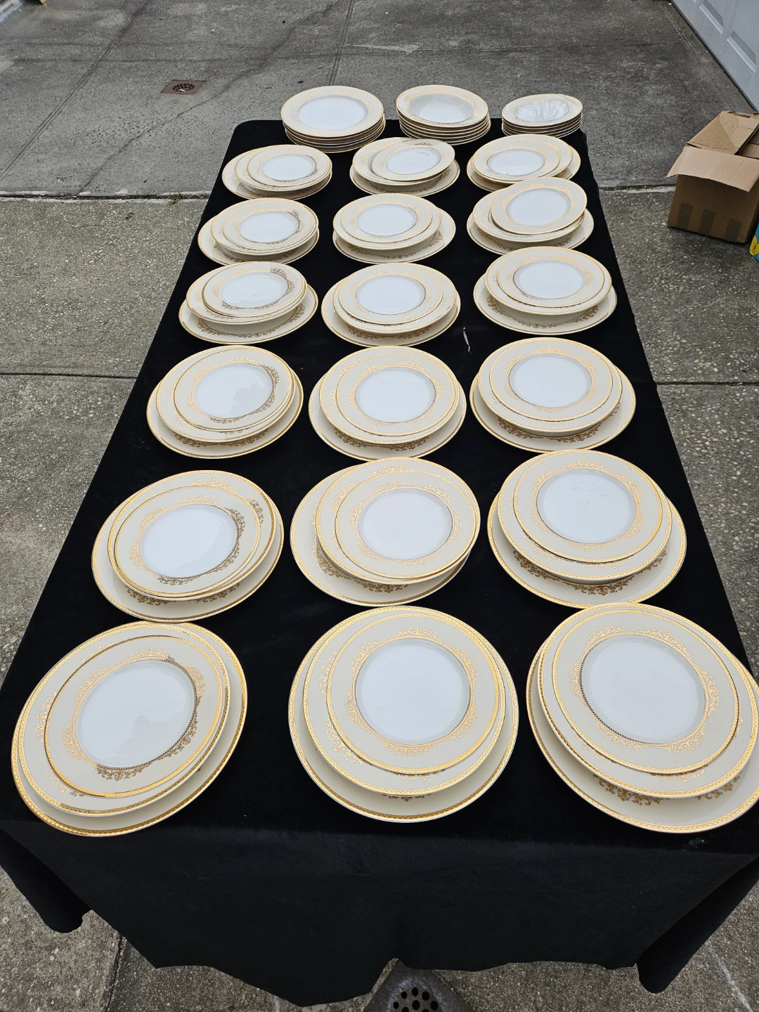 75 pieces ivory china dinnerware set